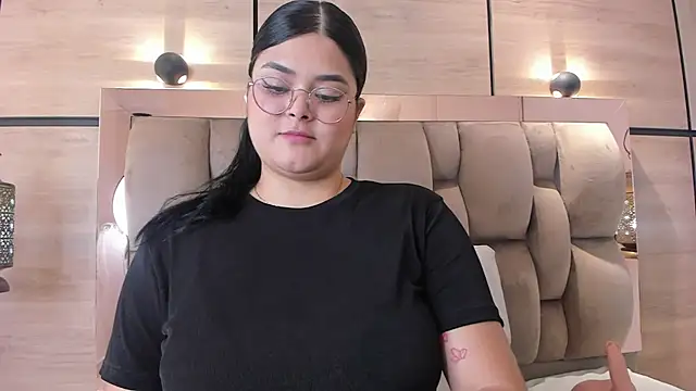 Snapshot of im_mou_ chatting on January 8, 2026, 1:06 pm im mou online show from January 8, 2026, 1:06 pm