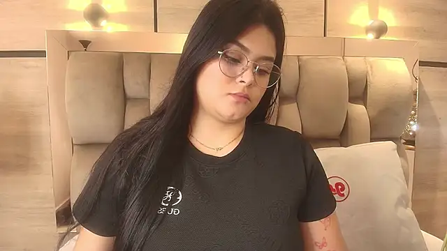 Snapshot of im_mou_ chatting on December 5, 2025, 12:26 pm im mou online show from December 5, 2025, 12:26 pm