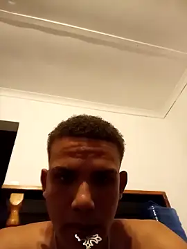 Snapshot of Linex06 chatting on February 25, 2026, 5:46 pm Linex06 online show from February 25, 2026, 5:46 pm