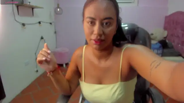 Snapshot of tracycum chatting on February 21, 2025, 4:48 pm tracycum online show from February 21, 2025, 4:48 pm
