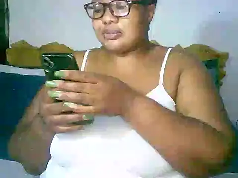 Snapshot of YELLOW_BONE chatting on May 14, 2026, 6:54 am YELLOW BONE online show from May 14, 2026, 6:54 am