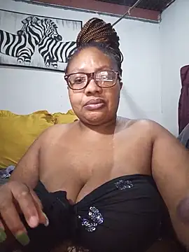 Snapshot of YELLOW_BONE chatting on May 19, 2026, 9:22 pm YELLOW BONE online show from May 19, 2026, 9:22 pm