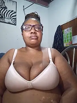 Snapshot of YELLOW_BONE chatting on May 24, 2026, 9:36 pm YELLOW BONE online show from May 24, 2026, 9:36 pm