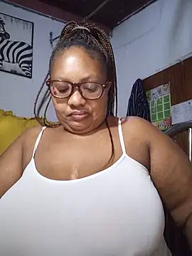Snapshot of YELLOW_BONE chatting on May 14, 2026, 11:13 pm YELLOW BONE online show from May 14, 2026, 11:13 pm