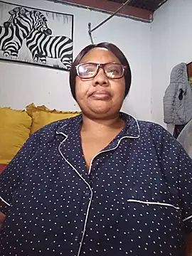 Snapshot of YELLOW_BONE chatting on July 25, 2026, 11:11 pm YELLOW BONE online show from July 25, 2026, 11:11 pm