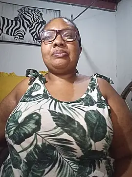 Snapshot of YELLOW_BONE chatting on June 23, 2026, 9:02 pm YELLOW BONE online show from June 23, 2026, 9:02 pm