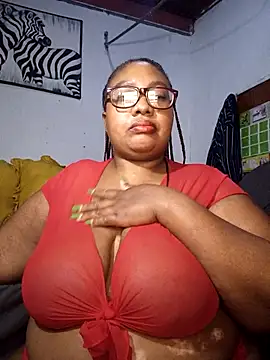 Snapshot of YELLOW_BONE chatting on May 4, 2026, 8:22 pm YELLOW BONE online show from May 4, 2026, 8:22 pm