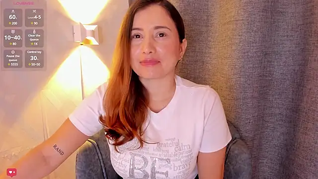 Angela smile online show from December 17, 2024, 2:33 pm