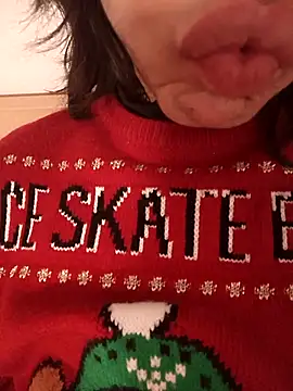 xxmoxxx online show from February 16, 2026, 9:02 pm