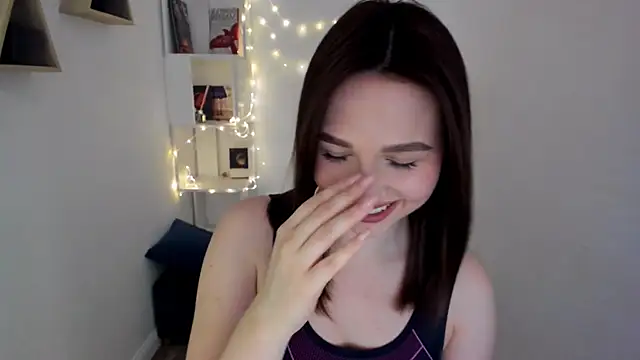 Snapshot of GracefulLook chatting on March 18, 2025, 10:48 pm GracefulLook online show from March 18, 2025, 10:48 pm