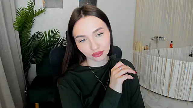 Snapshot of GracefulLook chatting on November 18, 2025, 8:12 pm GracefulLook online show from November 18, 2025, 8:12 pm