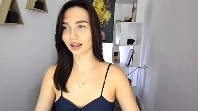 Snapshot of GracefulLook chatting on September 17, 2025, 11:45 am GracefulLook online show from September 17, 2025, 11:45 am