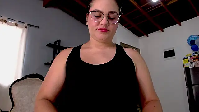 maela1 online show from October 17, 2025, 6:10 pm