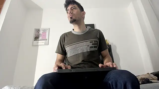 JohanyLatino online show from March 14, 2025, 11:12 am