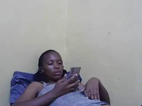 Snapshot of Smillie_prety chatting on March 14, 2025, 5:46 pm Smillie prety online show from March 14, 2025, 5:46 pm