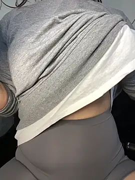 Snapshot of AlisaaRose chatting on November 19, 2025, 8:36 am AlisaaRose online show from November 19, 2025, 8:36 am