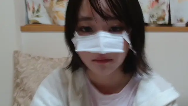 liliyRiSAcha-n online show from December 3, 2025, 7:08 am