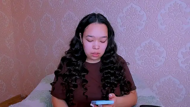 Snapshot of Kris_top_Lee chatting on April 8, 2026, 5:53 am Kris top Lee online show from April 8, 2026, 5:53 am