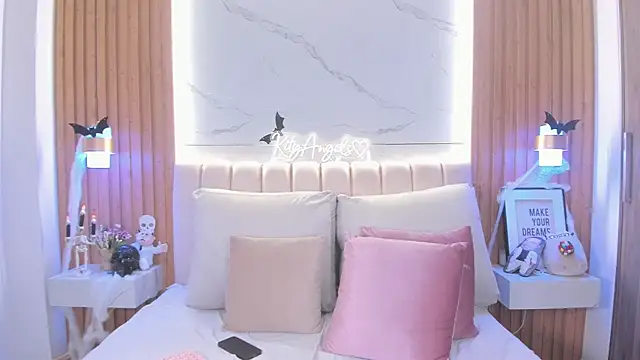 Snapshot of kityangelss chatting on October 25, 2025, 2:44 am kityangelss online show from October 25, 2025, 2:44 am