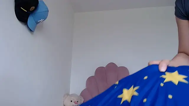 lady hot2xx online show from March 27, 2026, 4:19 pm