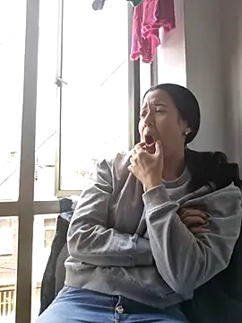 lady hot2xx online show from December 5, 2025, 5:55 pm