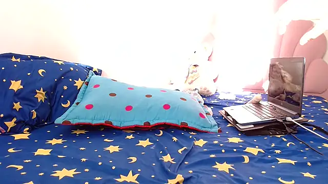 lady hot2xx online show from February 20, 2026, 12:07 pm