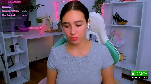 Snapshot of _Eliizabeth_ chatting on November 25, 2025, 10:32 pm Eliizabeth online show from November 25, 2025, 10:32 pm