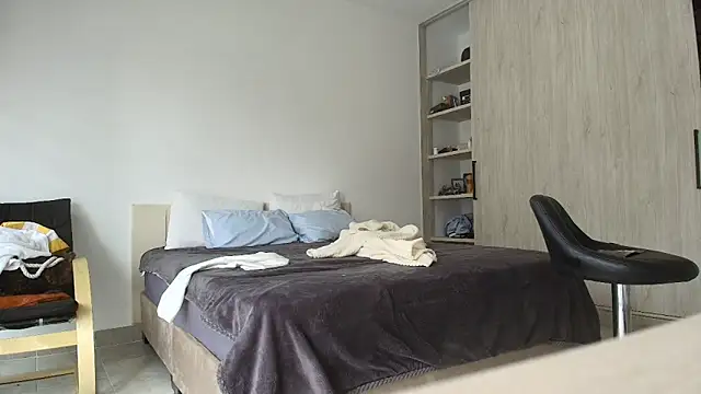 Snapshot of roxana_collins chatting on March 8, 2026, 2:42 pm roxana collins online show from March 8, 2026, 2:42 pm