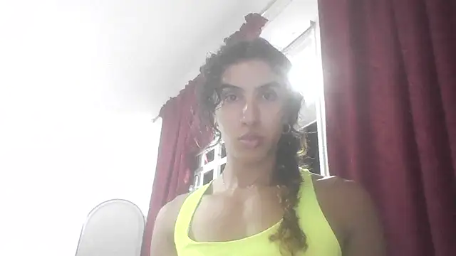Snapshot of roxana_collins chatting on May 6, 2026, 3:10 am roxana collins online show from May 6, 2026, 3:10 am