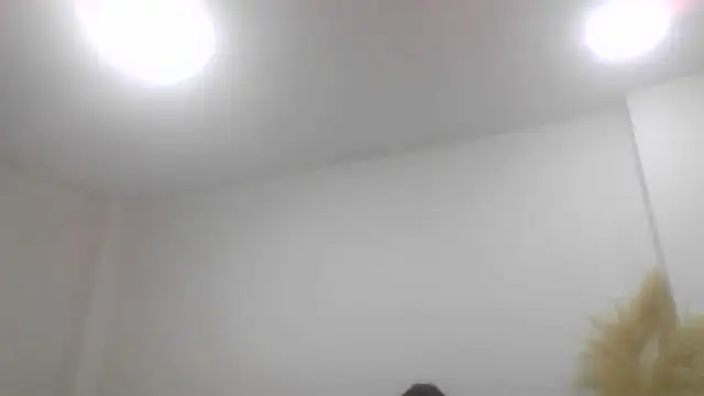 Snapshot of roxana_collins chatting on April 6, 2026, 4:46 am roxana collins online show from April 6, 2026, 4:46 am