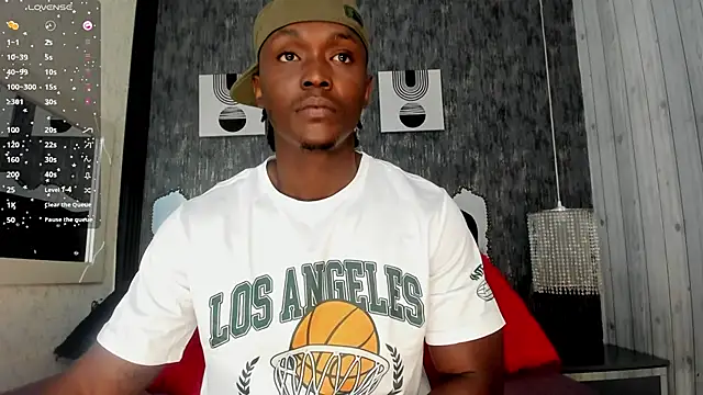 DannSmmith online show from November 9, 2025, 10:08 am