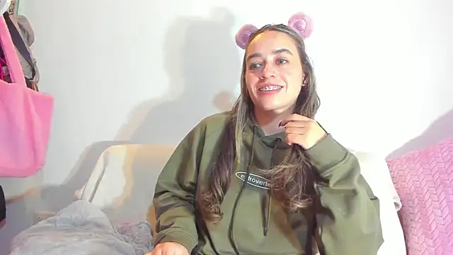 Natalia Suarez online show from October 11, 2025, 1:06 am