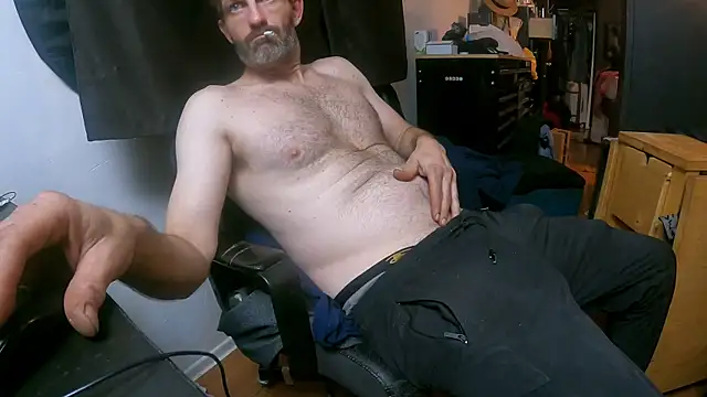 leanjamesdean online show from September 17, 2025, 7:10 am