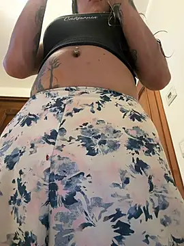 Snapshot of missdirtyhot_ chatting on July 9, 2026, 9:43 am missdirtyhot online show from July 9, 2026, 9:43 am
