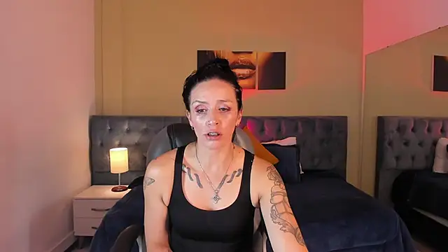 Snapshot of Kristen_Garner chatting on March 19, 2025, 9:05 pm Kristen Garner online show from March 19, 2025, 9:05 pm