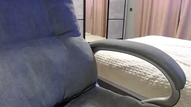 Snapshot of Viktoriiya_bald chatting on February 25, 2025, 3:53 pm Viktoriiya bald online show from February 25, 2025, 3:53 pm