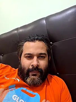 Snapshot of Sakhtlaundaz chatting on February 17, 2025, 2:31 am Sakhtlaundaz online show from February 17, 2025, 2:31 am