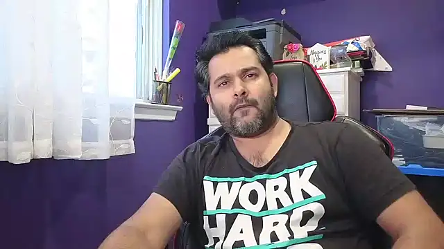 Snapshot of Sakhtlaundaz chatting on January 4, 2025, 9:52 pm Sakhtlaundaz online show from January 4, 2025, 9:52 pm