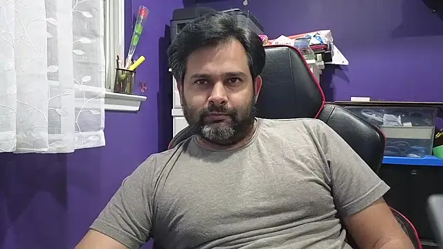 Snapshot of Sakhtlaundaz chatting on January 13, 2025, 11:27 pm Sakhtlaundaz online show from January 13, 2025, 11:27 pm