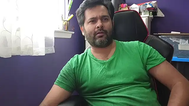 Snapshot of Sakhtlaundaz chatting on January 7, 2025, 4:37 pm Sakhtlaundaz online show from January 7, 2025, 4:37 pm
