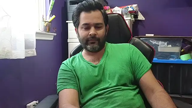 Snapshot of Sakhtlaundaz chatting on January 12, 2025, 8:36 pm Sakhtlaundaz online show from January 12, 2025, 8:36 pm