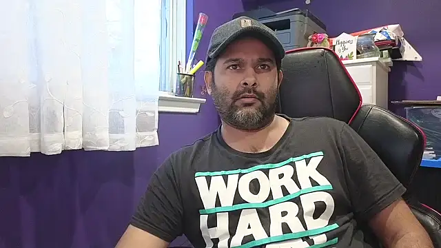 Snapshot of Sakhtlaundaz chatting on January 5, 2025, 9:57 pm Sakhtlaundaz online show from January 5, 2025, 9:57 pm