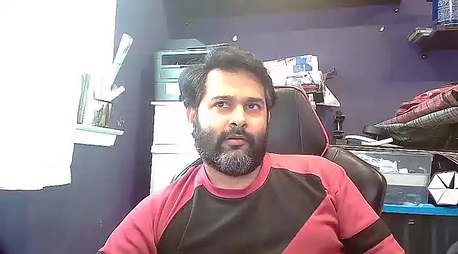 Snapshot of Sakhtlaundaz chatting on February 3, 2025, 5:35 pm Sakhtlaundaz online show from February 3, 2025, 5:35 pm