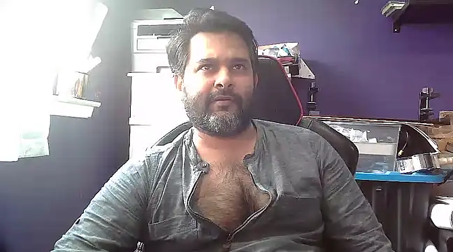 Snapshot of Sakhtlaundaz chatting on January 22, 2025, 5:17 pm Sakhtlaundaz online show from January 22, 2025, 5:17 pm