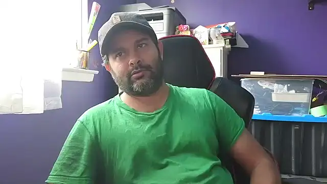 Snapshot of Sakhtlaundaz chatting on January 10, 2025, 4:51 pm Sakhtlaundaz online show from January 10, 2025, 4:51 pm