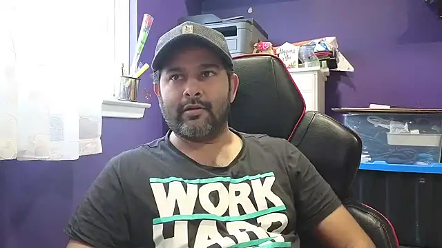 Snapshot of Sakhtlaundaz chatting on January 6, 2025, 1:41 pm Sakhtlaundaz online show from January 6, 2025, 1:41 pm