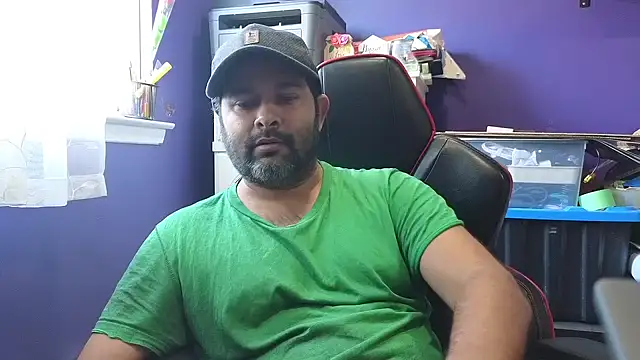 Snapshot of Sakhtlaundaz chatting on January 9, 2025, 3:34 pm Sakhtlaundaz online show from January 9, 2025, 3:34 pm