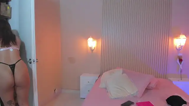 EmilyEvans7 online show from September 28, 2025, 7:21 pm