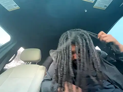 Snapshot of BD2LONG chatting on October 8, 2025, 10:32 pm BD2LONG online show from October 8, 2025, 10:32 pm