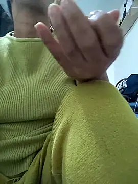 lolo890 online show from February 18, 2026, 1:40 pm